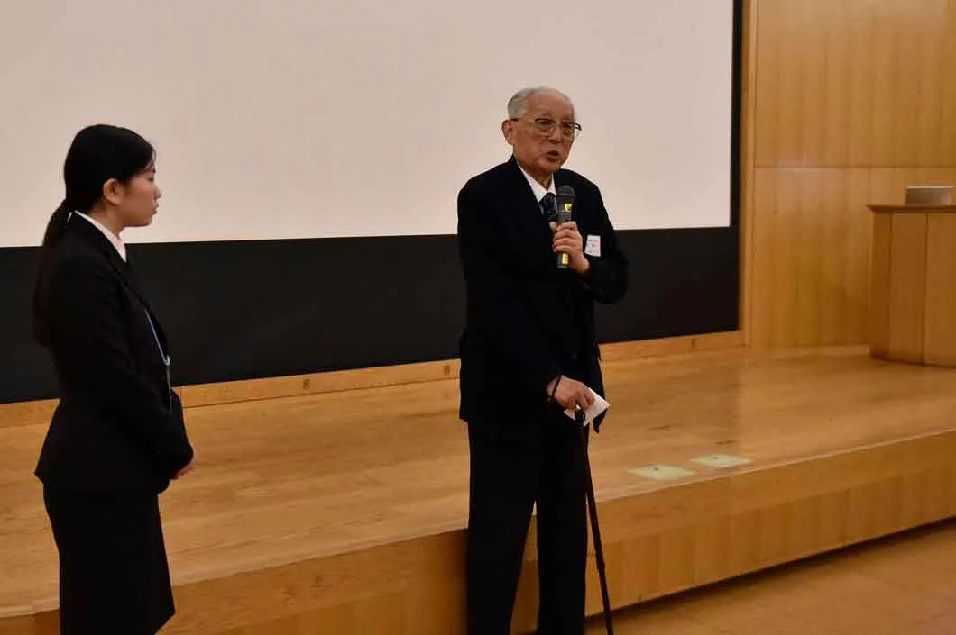 2015年12月5日 エンリッチメント大賞表彰式の開会挨拶。正田先生が参加くださった最後の表彰式になりました。